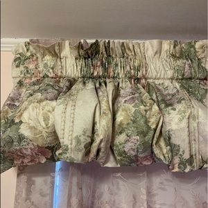 Blouson valance